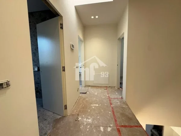 Tirane, jepet me qera Vile 2 Katshe , 185 m² 4.000 € (“GREEN VALLEY” REZIDENCE, PËRBALLË LIQENIT ARTIFICIAL)