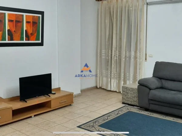 Tirane, jepet me qera apartament 1+1 Kati 3, 70 m² 600 € 