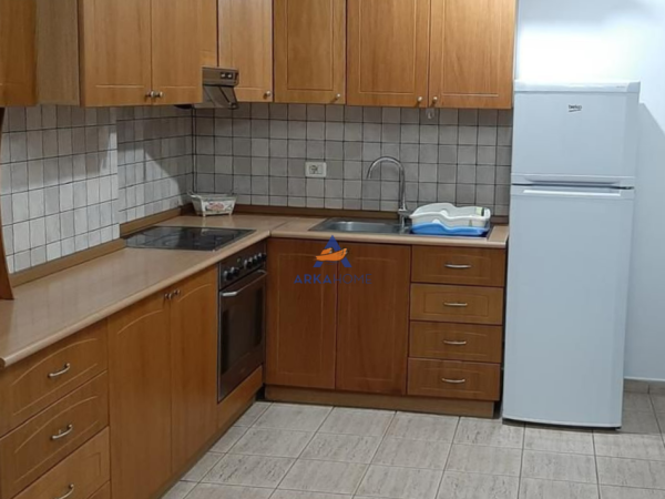 Tirane, jepet me qera apartament 1+1 Kati 3, 70 m² 600 € 