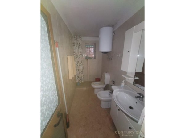 Tirane, shes apartament 3+1+Aneks+Ballkon Kati 0, 106 m² 250.000 € 