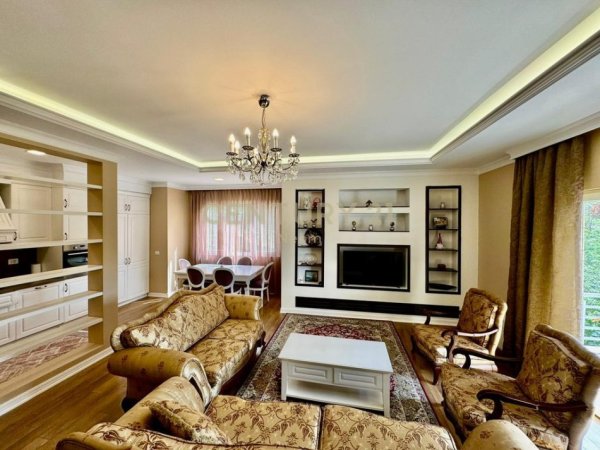 Tirane, jepet me qera apartament 2+1 Kati 3, 115 m² 900 € (Kompleksi veneto)