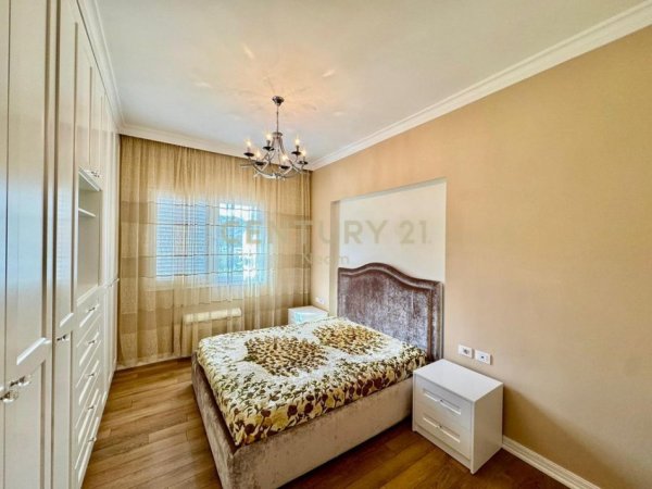 Tirane, jepet me qera apartament 2+1 Kati 3, 115 m² 900 € (Kompleksi veneto)