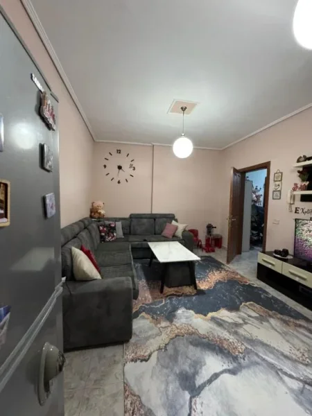 Apartament 2+1 me qira  (MEDRESEJA) 450 €