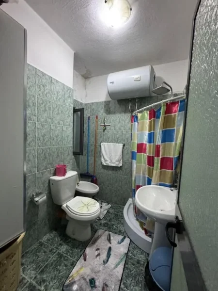 Apartament 2+1 me qira  (MEDRESEJA) 450 €