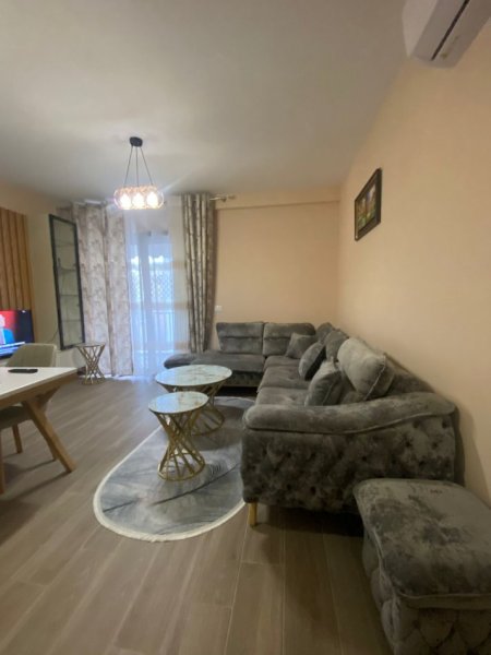 Tirane, jepet me qera apartament 2+1+Ballkon Kati 3, 96 m² 1.000 € (Kodra e Diellit)