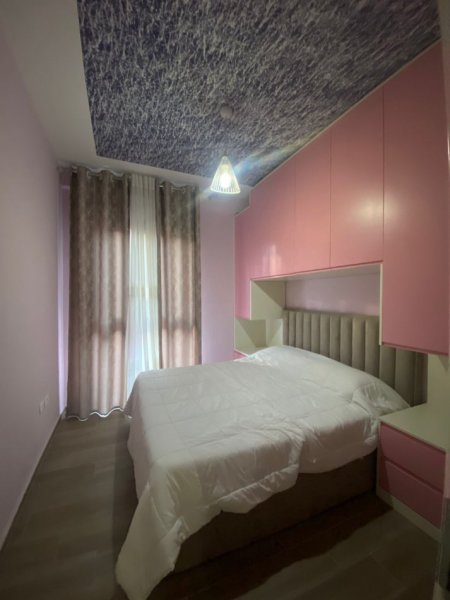 Tirane, jepet me qera apartament 2+1+Ballkon Kati 3, 96 m² 1.000 € (Kodra e Diellit)