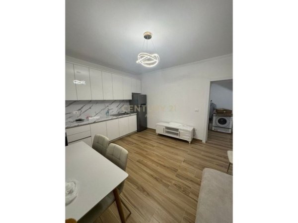 Tirane, shes Vile 3 Katshe Kati 3, 400 m² 769.000 € 