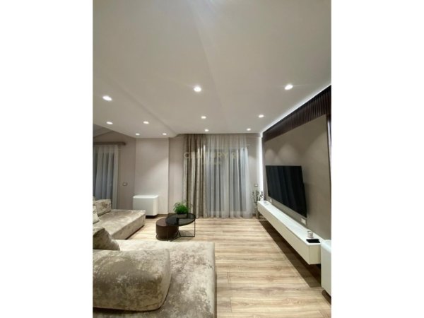 Tirane, shes apartament 3+1+Aneks+Ballkon Kati 4, 150 m² 350.000 € (Rezidenca Platea)