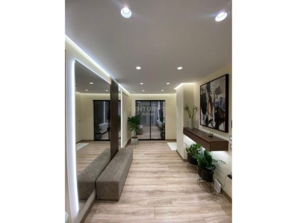 Tirane, shes apartament 3+1+Aneks+Ballkon Kati 4, 150 m² 350.000 € (Rezidenca Platea)