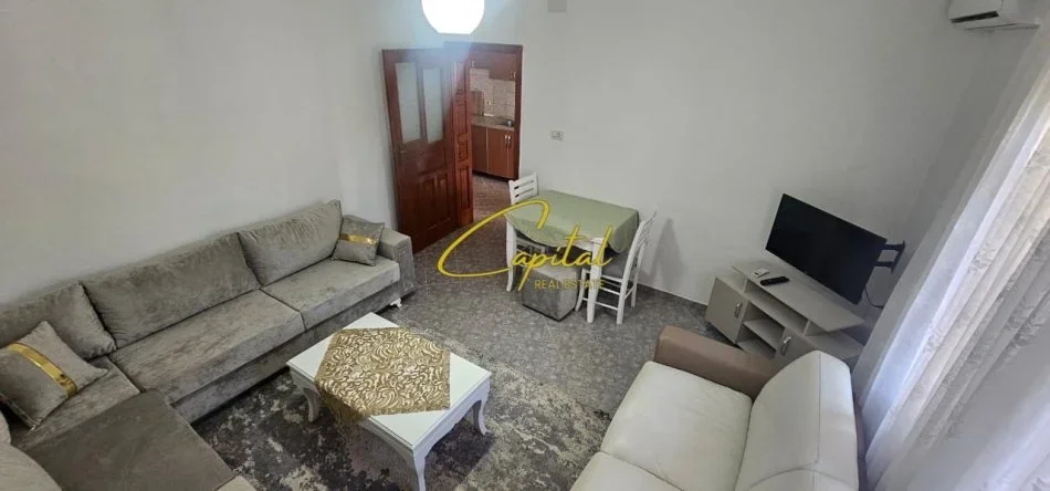 Tirane, jepet me qera apartament 1+1 Kati 1, 70 m² 450 € (ISH PARKU)