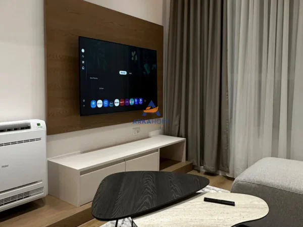 Tirane, jepet me qera apartament 1+1+Ballkon Kati 8, 45 m² 519 € 