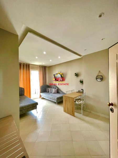 Radhime - Orikum, jepet me qera apartament 1+1+Ballkon Kati 3, 70 m² 330 € (Orikum)