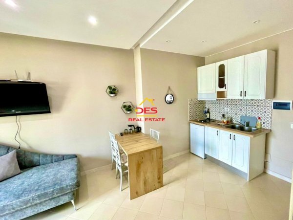 Radhime - Orikum, jepet me qera apartament 1+1+Ballkon Kati 3, 70 m² 330 € (Orikum)