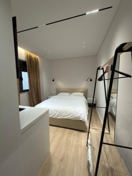 Tirane, jepet me qera apartament 2+1+Ballkon Kati 2, 100 m² 1.500 € (Qender)