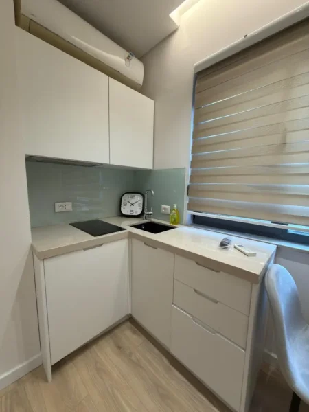 Tirane, jepet me qera apartament 2+1+Ballkon Kati 2, 100 m² 1.500 € (Qender)
