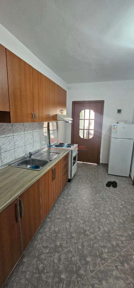 Tirane, jepet me qera apartament 1+1+Ballkon Kati 2, 60 m² 450 € (Rruga Babe Rexha)