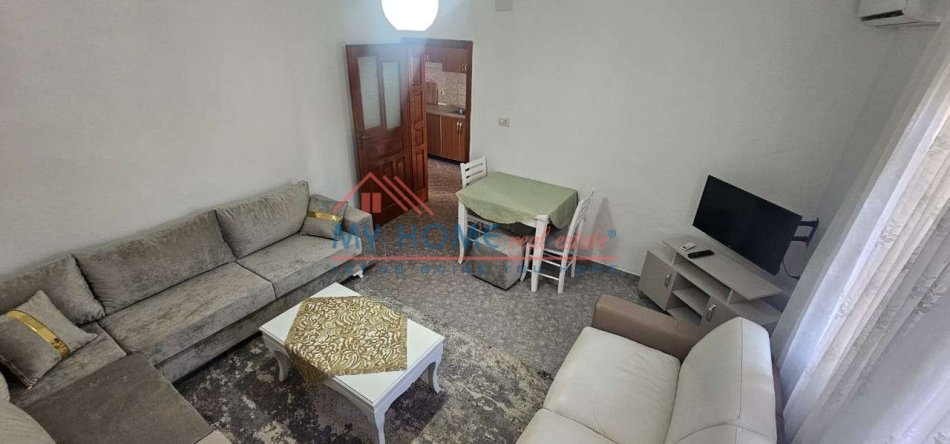Tirane, jepet me qera apartament 1+1+Ballkon Kati 2, 60 m² 450 € (Rruga Babe Rexha)