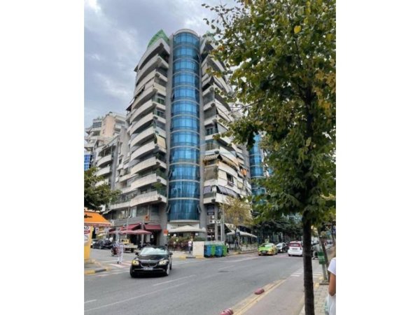 Tirane, jepet me qera ambjent biznesi Kati 0, 32 m² 400 € (Rruga e Dibres , Kompleksi Halili)