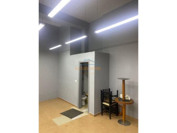 Tirane, jepet me qera ambjent biznesi Kati 0, 32 m² 400 € (Rruga e Dibres , Kompleksi Halili)