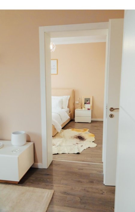 Tirane, jepet me qera apartament 1+1+Aneks+Ballkon Kati 5, 62 m² 800 € 