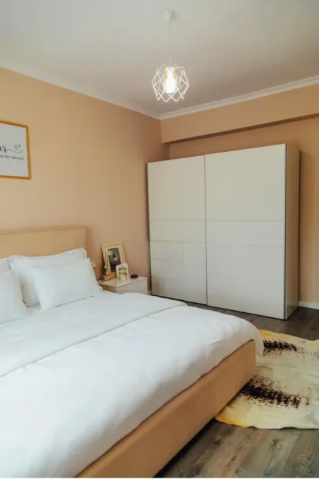 Tirane, jepet me qera apartament 1+1+Aneks+Ballkon Kati 5, 62 m² 800 € 