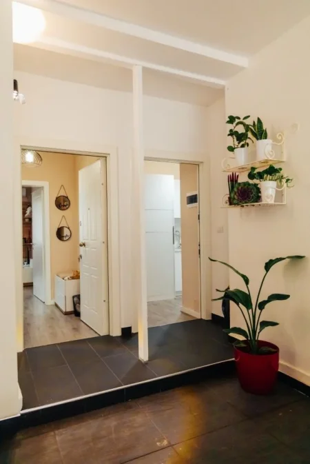 Tirane, jepet me qera apartament 1+1+Aneks+Ballkon Kati 5, 62 m² 800 € 