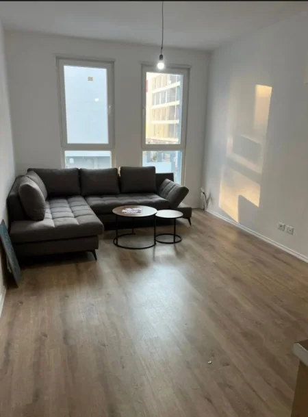 Tirane, shitet apartament 1+1 Kati 1, 58 m² 81.600 € (UNIVERS CITY)