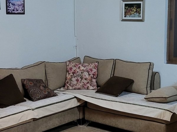 Tirane, jepet me qera apartament 2+1 Kati 3, 95 m² 400 € (Shkolla e Bashkuar)