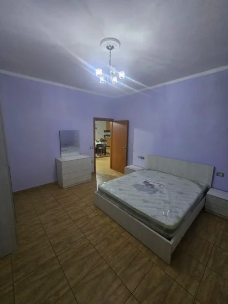 Tirane, jepet me qera shtepi 2+1 Kati 1, 85 m² 350 € (Sauk)