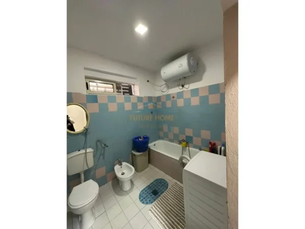 Tirane, jepet me qera apartament 2+1 , 101 m² 800 € 