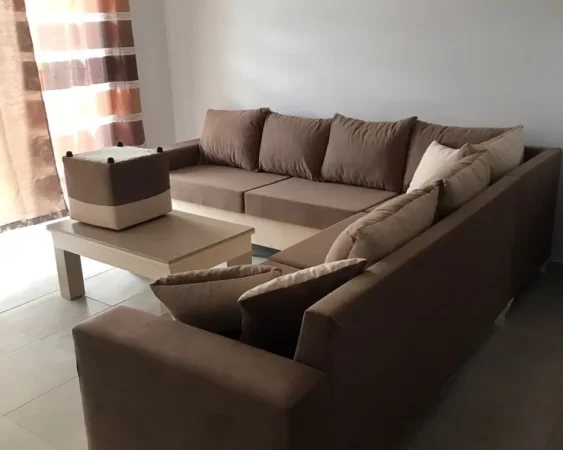 Tirane, jepet me qera apartament 1+1 Kati 4, 65 m² 400 € (Yzberisht)