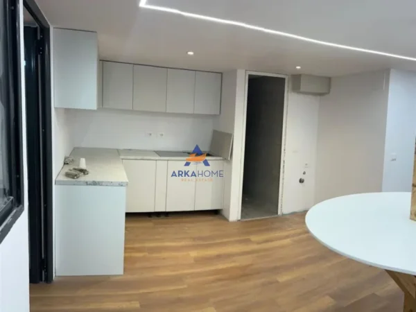 Tirane, shitet apartament 1+1+Ballkon Kati 0, 101 m² 155.925 € 