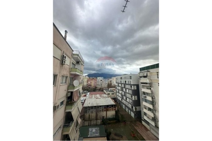 Tirane, jepet me qera apartament 1+1 Kati 6, 74 m² 530 € (Rruga Don Bosko)