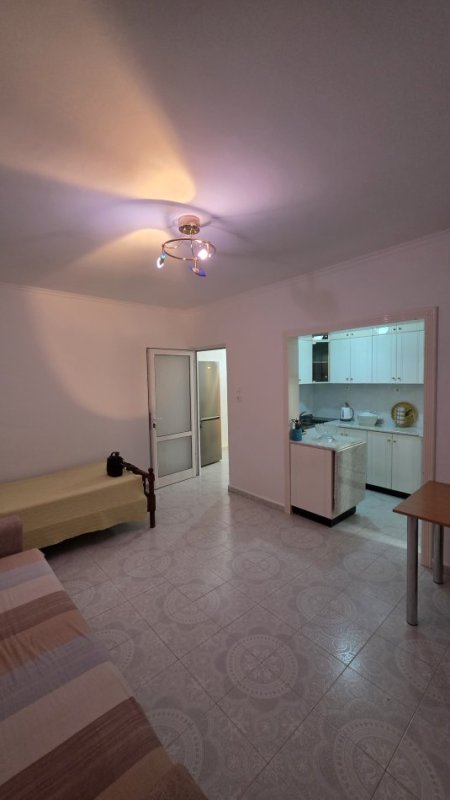 Lushnje, shitet apartament 1+1+Ballkon Kati 5, 54 m² 