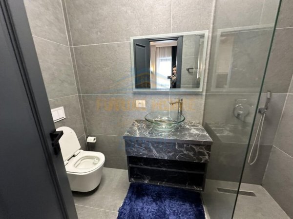 Tirane, jap me qera apartament 3+1+Ballkon Kati 15, 146 m² 2.800 € (GARDEN BUILDING)