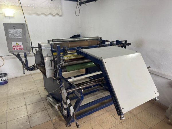 Durres,  SUPER SUPER OKAZION!!!! LINJE prodhimi  Makineri pecete buzesh me logim 1 ngjyre  33cm 1 fije 14000 euro  ,  makineri letre termike 5000 euro , makiinei letre higjenike dhe te rrumbullakta 18000 euro