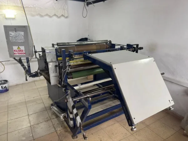 Durres,  SUPER SUPER OKAZION!!!! LINJE prodhimi  Makineri pecete buzesh me logim 1 ngjyre  33cm 1 fije 14000 euro  ,  makineri letre termike 5000 euro , makiinei letre higjenike dhe te rrumbullakta 18000 euro