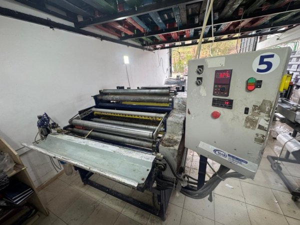 Durres,  SUPER SUPER OKAZION!!!! LINJE prodhimi  Makineri pecete buzesh me logim 1 ngjyre  33cm 1 fije 14000 euro  ,  makineri letre termike 5000 euro , makiinei letre higjenike dhe te rrumbullakta 18000 euro