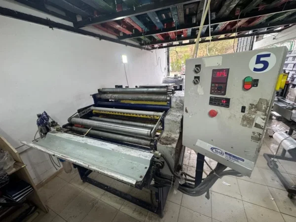 Durres,  SUPER SUPER OKAZION!!!! LINJE prodhimi  Makineri pecete buzesh me logim 1 ngjyre  33cm 1 fije 14000 euro  ,  makineri letre termike 5000 euro , makiinei letre higjenike dhe te rrumbullakta 18000 euro