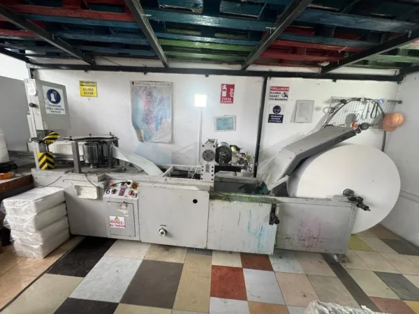 Durres,  SUPER SUPER OKAZION!!!! LINJE prodhimi  Makineri pecete buzesh me logim 1 ngjyre  33cm 1 fije 14000 euro  ,  makineri letre termike 5000 euro , makiinei letre higjenike dhe te rrumbullakta 18000 euro