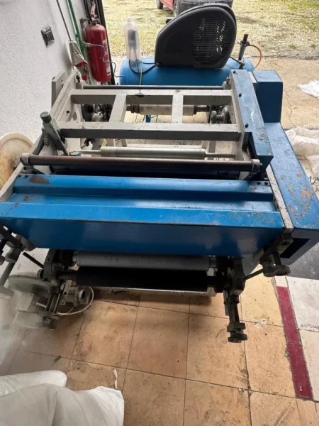 Durres,  SUPER SUPER OKAZION!!!! LINJE prodhimi  Makineri pecete buzesh me logim 1 ngjyre  33cm 1 fije 14000 euro  ,  makineri letre termike 5000 euro , makiinei letre higjenike dhe te rrumbullakta 18000 euro