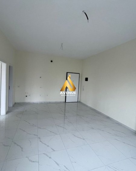 Tirane, jepet me qera apartament 1+1+Ballkon Kati 1, 65 m² 450 € (BULEVARDI BLU)