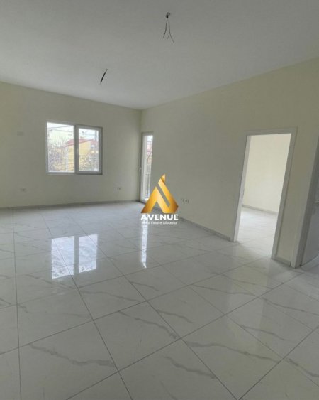 Tirane, jepet me qera apartament 1+1+Ballkon Kati 1, 65 m² 450 € (BULEVARDI BLU)