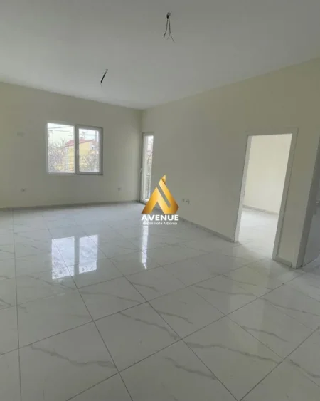 Tirane, jepet me qera apartament 1+1+Ballkon Kati 1, 65 m² 450 € (BULEVARDI BLU)
