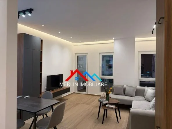 Tirane, Jepet me qera Apartament 1+1+Ballkon Kati 3, 70 m² per 800 € (RRUGA ASIM VOKSHI, TEK ZOGU I ZI)