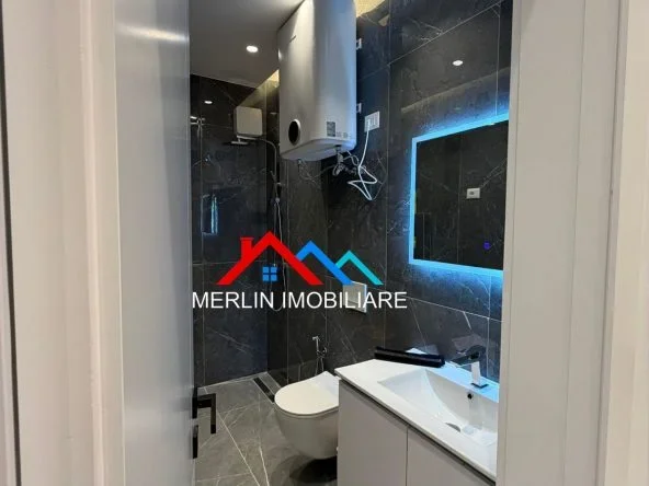 Tirane, Jepet me qera Apartament 1+1+Ballkon Kati 3, 70 m² per 800 € (RRUGA ASIM VOKSHI, TEK ZOGU I ZI)