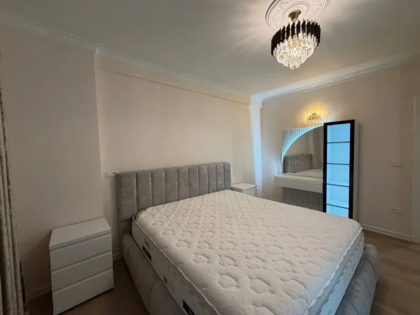 Tirane, jepet me qera apartament 2+1 Kati 2, 115 m² 1.100 € (Liqeni i Thate.)