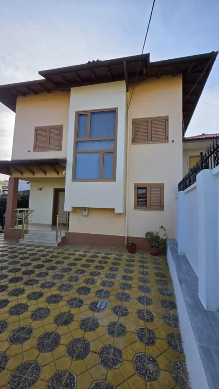 Lushnje, shitet Vile 2 Katshe Kati 0, 581 m² 200.000 € 