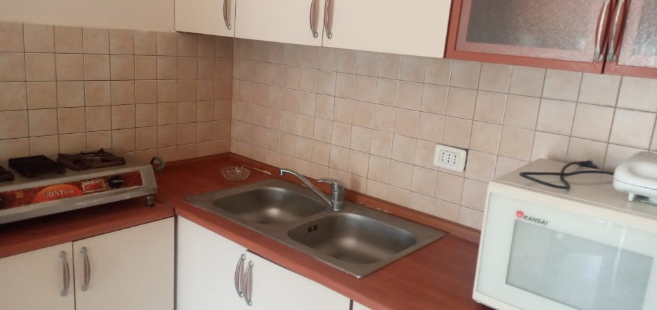 Okazion! Mundesi investimi! Ne Golem, Shitet apartament 1+1 prane zones se Miami Beach!