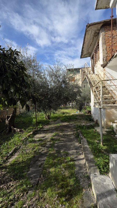 Lushnje, shitet truall , 780 m² 120.000 € 